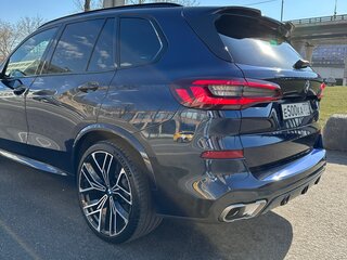 2021 BMW X5 M50d IV (G05/G18), синий, 9100000 рублей, вид 4