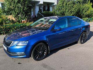 2018 Skoda Octavia III (A7) Рестайлинг, синий, 1990000 рублей, вид 1