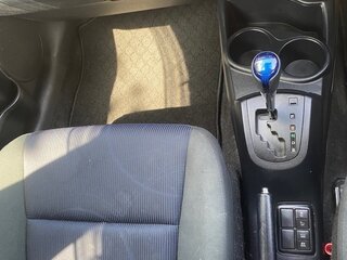 2017 Toyota Aqua I Рестайлинг, серебристый, 990000 рублей, вид 5