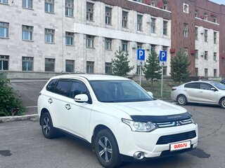 2012 Mitsubishi Outlander III, белый, 1400000 рублей, вид 1
