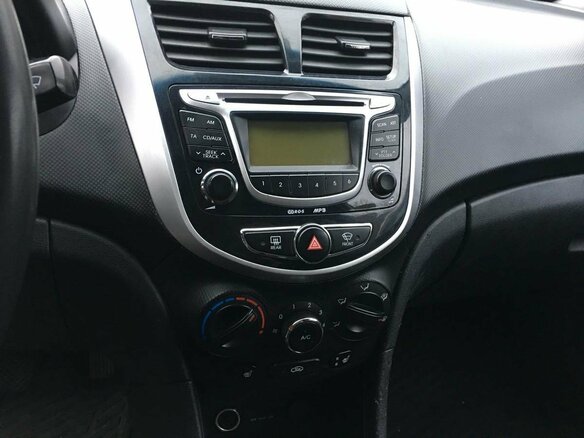 2013 Hyundai Solaris I, белый - вид 2