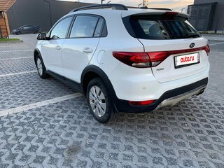 2019 Kia Rio X-Line IV, белый, 820000 рублей, вид 4