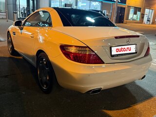 2013 Mercedes-Benz SLK-Класс 250 III (R172), белый, 2000000 рублей, вид 3