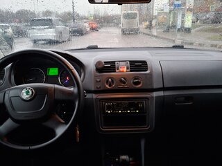 2011 Skoda Fabia II Рестайлинг, серый, 750000 рублей, вид 4