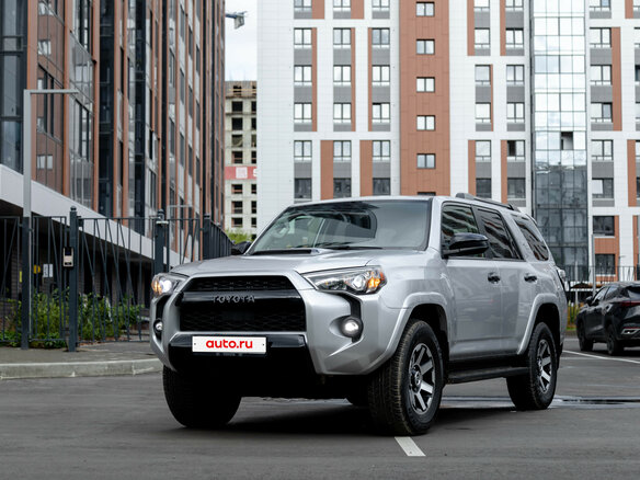 2022 Toyota 4Runner V Рестайлинг, серебристый, 8590000 рублей - вид 5