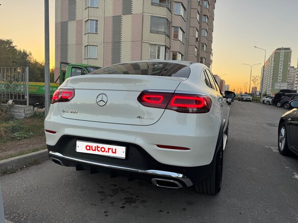 2022 Mercedes-Benz GLC Coupe 300 I (C253) Рестайлинг, белый, 6200000 рублей - вид 3