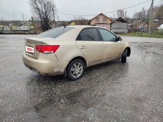 2009 Kia Cerato 4-speed II, золотистый, 680000 рублей, вид 4
