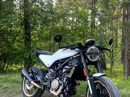 2018 Husqvarna Vitpilen 401, белый, 385000 рублей, вид 2