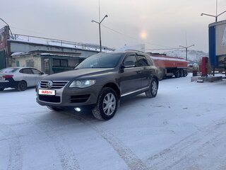 2008 Volkswagen Touareg I Рестайлинг, серый, 1850000 рублей, вид 2