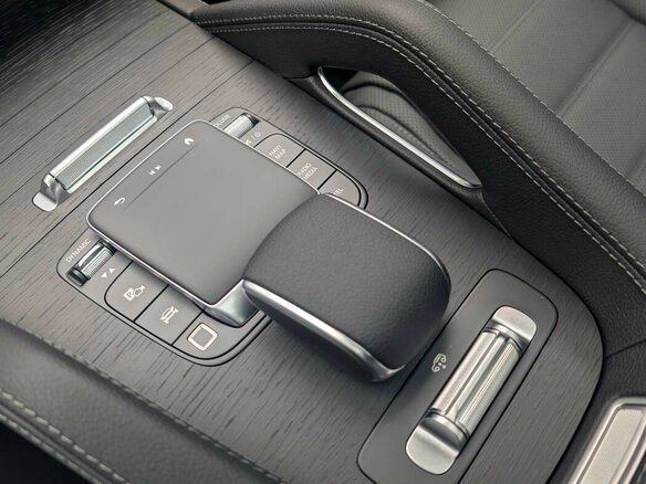 2026 Mercedes-Benz GLS 450 II (X167) Рестайлинг, чёрный - вид 13