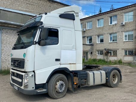 2011 Volvo FH, белый, 3500000 рублей, вид 3