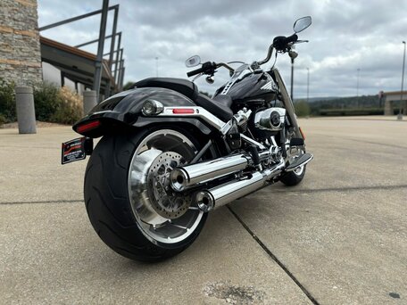 2026 Harley-Davidson Fat Boy, чёрный, 3490000 рублей, вид 5