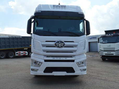 2023 FAW J7, белый, 7800000 рублей, вид 2
