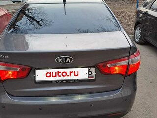 2013 Kia Rio 4-speed III, серый, 760000 рублей, вид 2