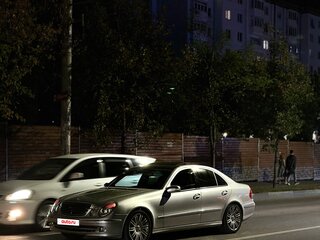 2003 Mercedes-Benz E-Класс 320 III (W211, S211), серебристый, 750000 рублей, вид 4