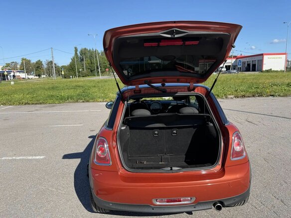 2010 Mini Hatch Cooper II (R56) Рестайлинг, оранжевый, 790000 рублей - вид 8