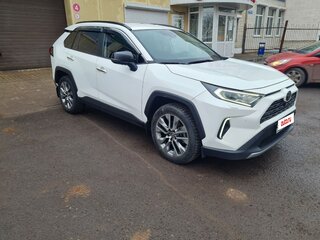 2020 Toyota RAV4 V (XA50), белый, 3250000 рублей, вид 3