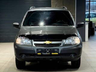 2018 Chevrolet Niva I Рестайлинг, серый, 680000 рублей, вид 2