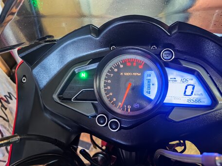 2016 Bajaj Pulsar RS 200, красный, 220000 рублей, вид 5