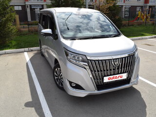 2019 Toyota Esquire I Рестайлинг, серый, 2000000 рублей, вид 1