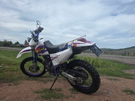 1995 Yamaha TT-R250, белый, 295000 рублей, вид 2