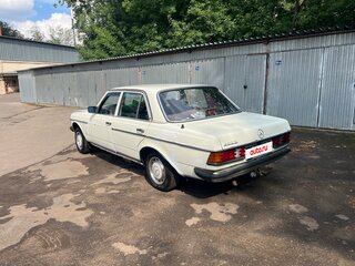 1981 Mercedes-Benz W123 200 4-speed, белый, 350000 рублей, вид 5
