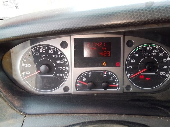 2011 Iveco Daily, белый, 2050000 рублей - вид 3