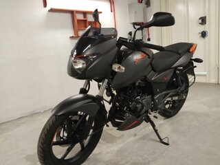 2021 Bajaj Pulsar 180, чёрный, 150000 рублей, вид 1