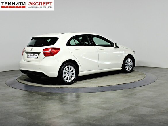 2014 Mercedes-Benz A-Класс 180 III (W176), белый - вид 4