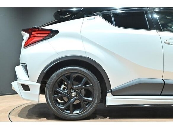 2023 Toyota C-HR I Рестайлинг, белый - вид 13