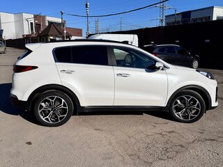 2018 Kia Sportage IV Рестайлинг, белый, 2450000 рублей, вид 3