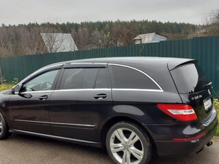2011 Mercedes-Benz R-Класс 350 Long I Рестайлинг 2, чёрный, 1570000 рублей, вид 4