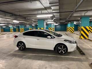 2018 Kia Cerato III Рестайлинг (Classic), белый, 1500000 рублей, вид 3