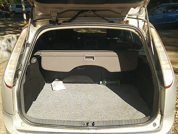 2010 Ford Focus II Рестайлинг, серебристый, 400000 рублей - вид 10