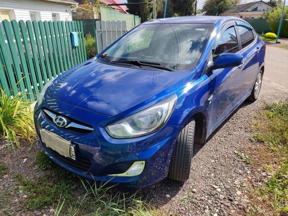 2013 Hyundai Solaris I, синий, 780000 рублей