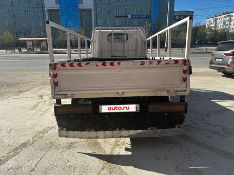 1993 Nissan Atlas, белый, 950000 рублей, вид 3