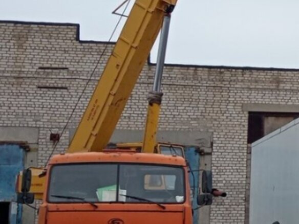 2007 КамАЗ 43118, оранжевый, 2900000 рублей - вид 3