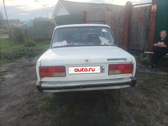 2004 Lada (ВАЗ) 2107, белый, 130000 рублей - вид 4