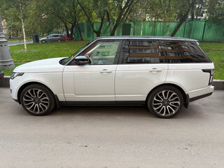 2018 Land Rover Range Rover IV Рестайлинг, белый, 7500000 рублей, вид 3
