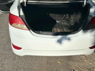 2013 Hyundai Solaris I, белый, 650000 рублей, вид 4