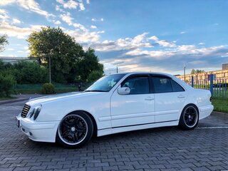 2002 Mercedes-Benz E-Класс 430 II (W210, S210) Рестайлинг, белый, 721691 рублей, вид 5