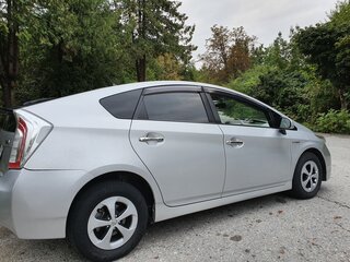2012 Toyota Prius III Рестайлинг (XW30), серый, 1300000 рублей, вид 3