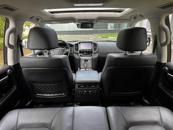 2019 Toyota Land Cruiser 200 Series Рестайлинг 2, белый, 9500000 рублей - вид 25