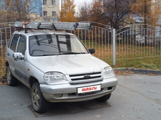 2004 Chevrolet Niva I, серебристый, 200000 рублей, вид 2