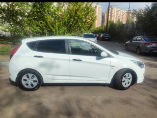 2014 Hyundai Solaris I Рестайлинг, белый, 1050000 рублей, вид 2