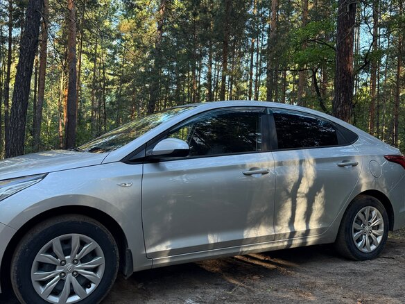 2019 Hyundai Solaris II, серебристый, 1370000 рублей - вид 9