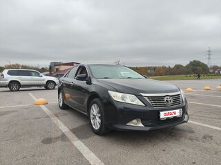 2011 Toyota Camry VII (XV50), чёрный, 1400000 рублей, вид 3