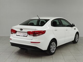 2016 Kia Rio III Рестайлинг, белый, 1090000 рублей, вид 5