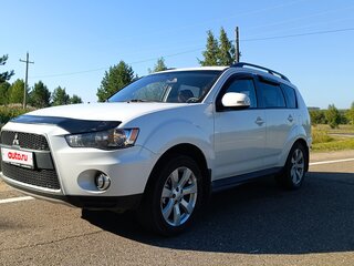 2010 Mitsubishi Outlander II Рестайлинг, белый, 1200000 рублей, вид 1