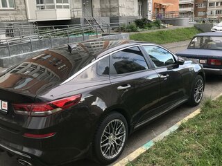 2019 Kia Optima IV Рестайлинг, коричневый, 2090000 рублей, вид 2